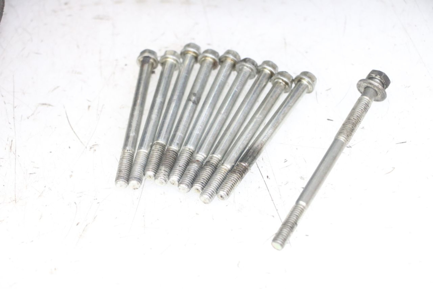 photo de ONDERKANT MOTORBLOK PEUGEOT SATELIS 125 (2013 - 2018) - Detail van het onderdeel