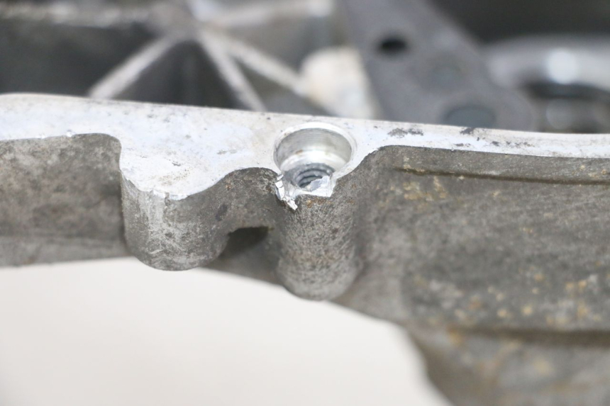 photo de ONDERKANT MOTORBLOK PEUGEOT SATELIS 125 (2013 - 2018) - Andere kijkhoek