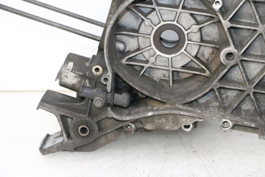 photo de ONDERKANT MOTORBLOK PEUGEOT SATELIS 125 (2010 - 2012) - Zoom op componenten