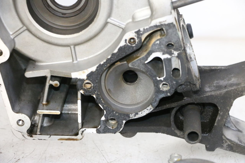 photo de ONDERKANT MOTORBLOK PEUGEOT SATELIS 125 (2010 - 2012) - Zoom op kwaliteit