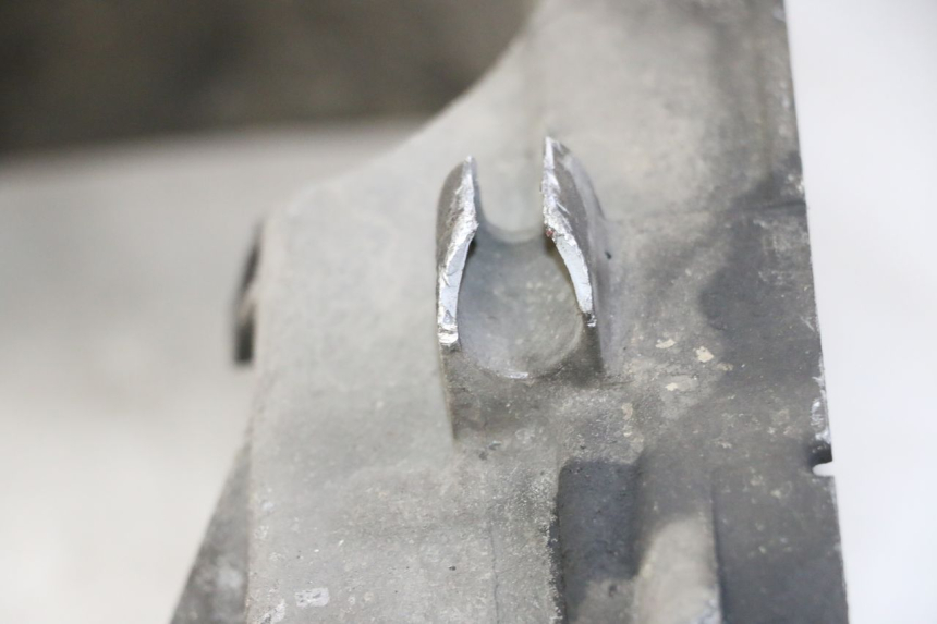 photo de ONDERKANT MOTORBLOK PEUGEOT SATELIS 125 (2010 - 2012) - Andere kijkhoek