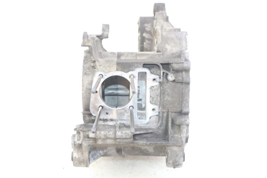 photo de ONDERKANT MOTORBLOK APRILIA SCARABEO 100 (2003 - 2012) - Zoom op componenten