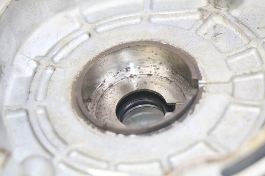 photo de ONDERKANT MOTORBLOK APRILIA SCARABEO 100 (2003 - 2012) - Zoom op kwaliteit