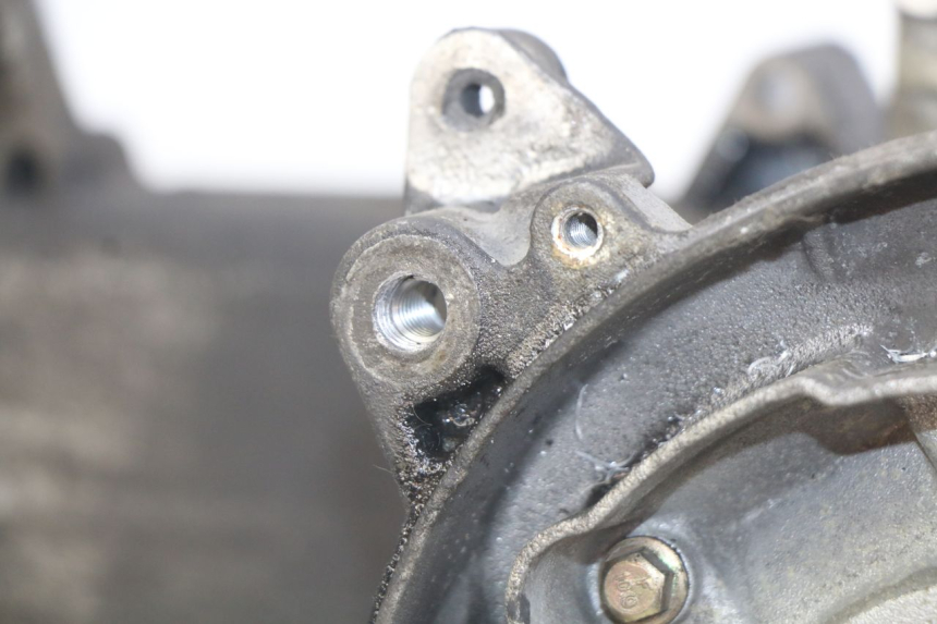 photo de ONDERKANT MOTORBLOK APRILIA SCARABEO 100 (2003 - 2012) - Andere kijkhoek