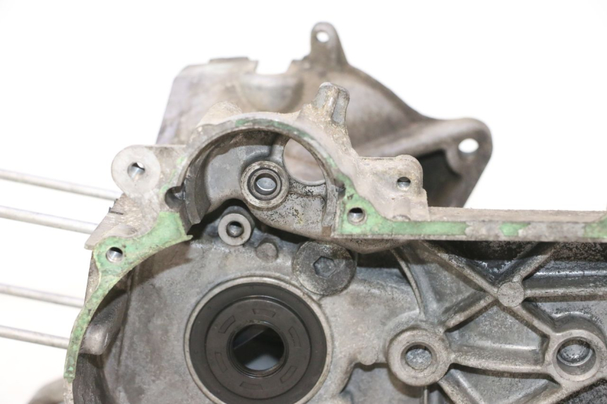 photo de ONDERSTE MOTORKAST HONDA SCV LEAD 100 (2003 - 2007) - Kenmerkende details