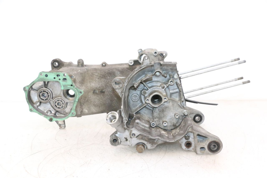 photo de ONDERSTE MOTORKAST HONDA SCV LEAD 100 (2003 - 2007) - Detail van het onderdeel