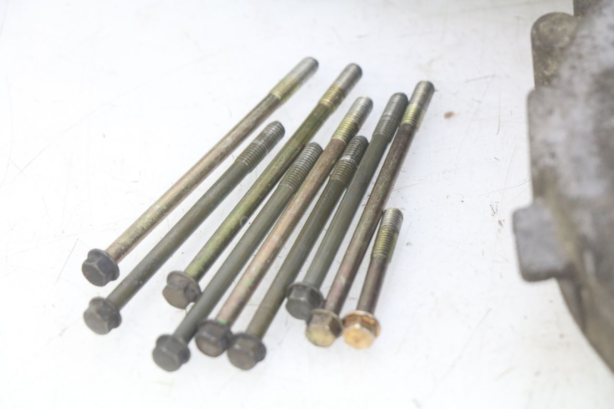 photo de ONDERKANT MOTORBLOK KYMCO SENTO 100 (2008 - 2013) - Detail van het onderdeel