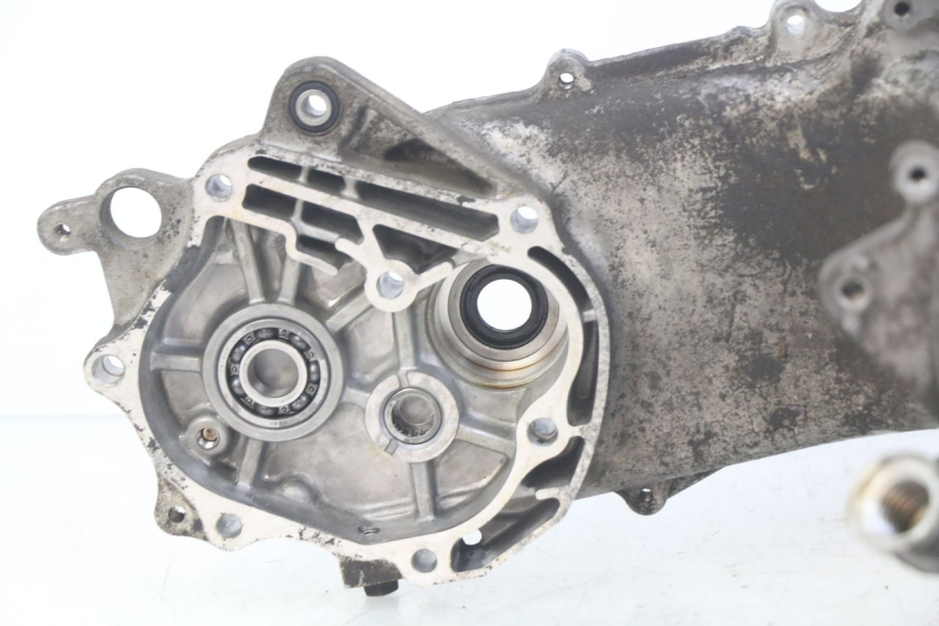 photo de ONDERKANT MOTORBLOK KYMCO SENTO 100 (2008 - 2013) - Bevestigingspunten