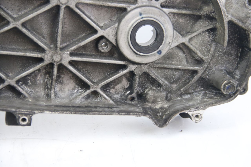 photo de ONDERKANT MOTORBLOK SUZUKI SIXTEEN 125 (2008 - 2010) - Zoom op componenten