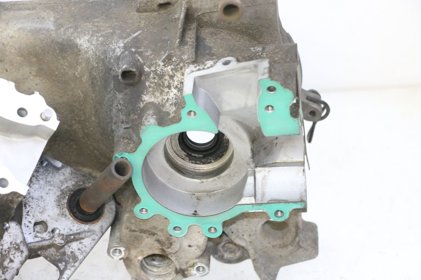 photo de ONDERKANT MOTORBLOK PEUGEOT SPEEDFIGHT 3 AIR 50 (2009 - 2015) - Bevestigingspunten