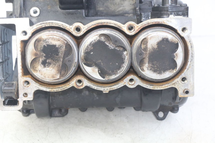 photo de ONDERKANT MOTORBLOK TRIUMPH SPRINT ST 955 (1999 - 2001) - Productaanzicht