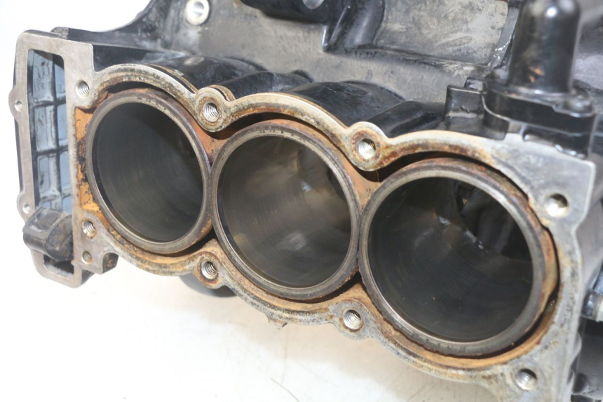 photo de ONDERKANT MOTORBLOK TRIUMPH SPRINT ST 955 (1999 - 2001) - Detailaanzicht