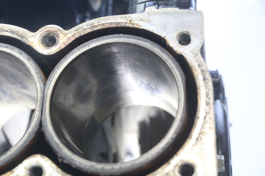 photo de ONDERKANT MOTORBLOK TRIUMPH SPRINT ST 955 (1999 - 2001) - Visuele inspectie