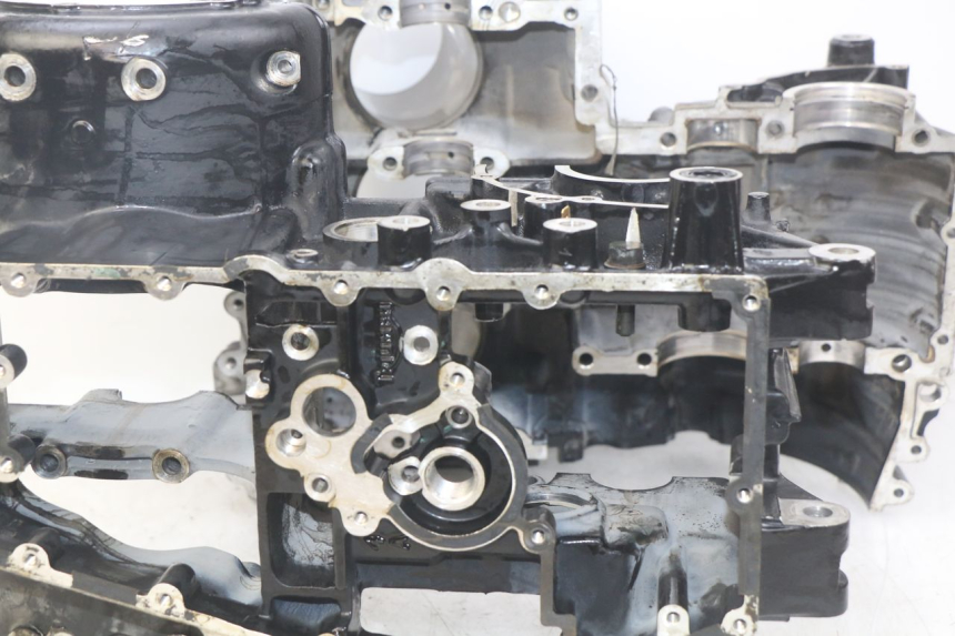 photo de ONDERKANT MOTORBLOK TRIUMPH SPRINT ST 955 (1999 - 2001) - Detail van het onderdeel