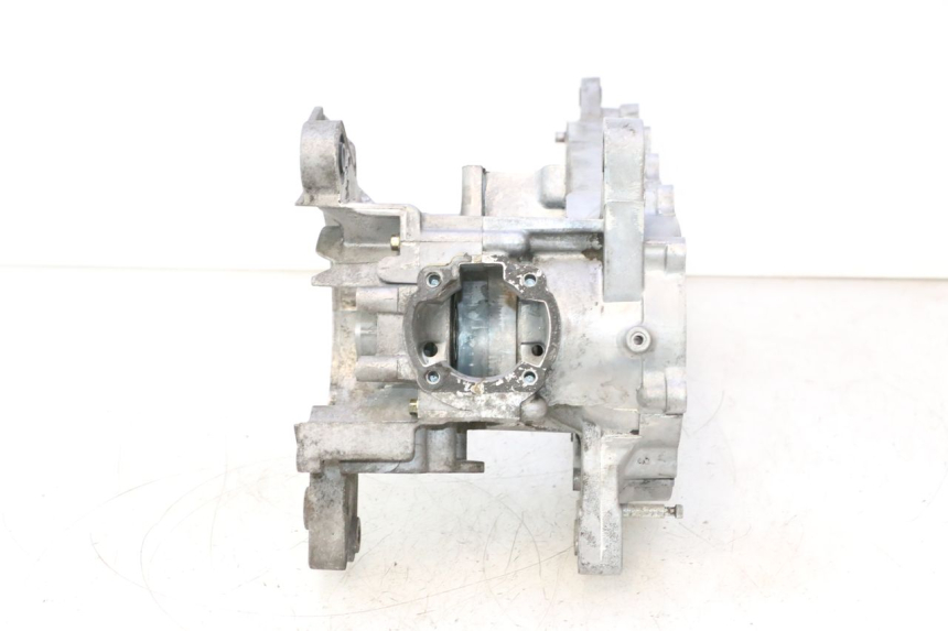 photo de ONDERSTE MOTORKAST KYMCO SUPER 8 2T 50 (2007 - 2013) - Kenmerkende details