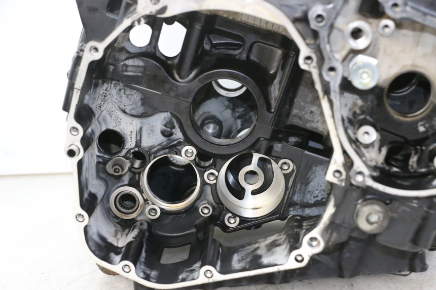 photo de ONDERKANT MOTORBLOK SUZUKI GSR 750 (2011 - 2017) - Zoom op gebruiksstaat