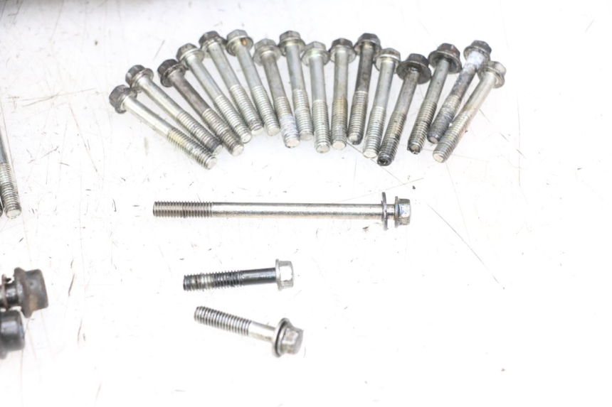 photo de ONDERKANT MOTORBLOK SUZUKI GSR 750 (2011 - 2017) - Detailaanzicht