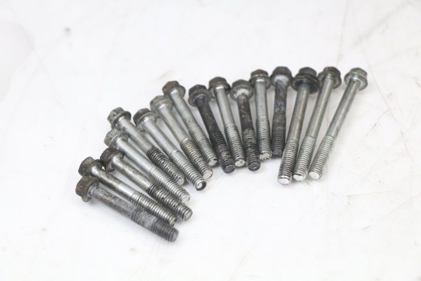 photo de ONDERKANT MOTORBLOK SUZUKI GSX F GSXF 650 (2007 - 2015) - Kenmerkende details