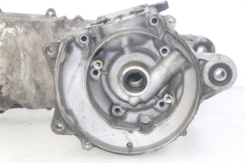 photo de ONDERKANT MOTORBLOK PEUGEOT SV 125 (1991 - 1994) - Zoom op gebruiksstaat