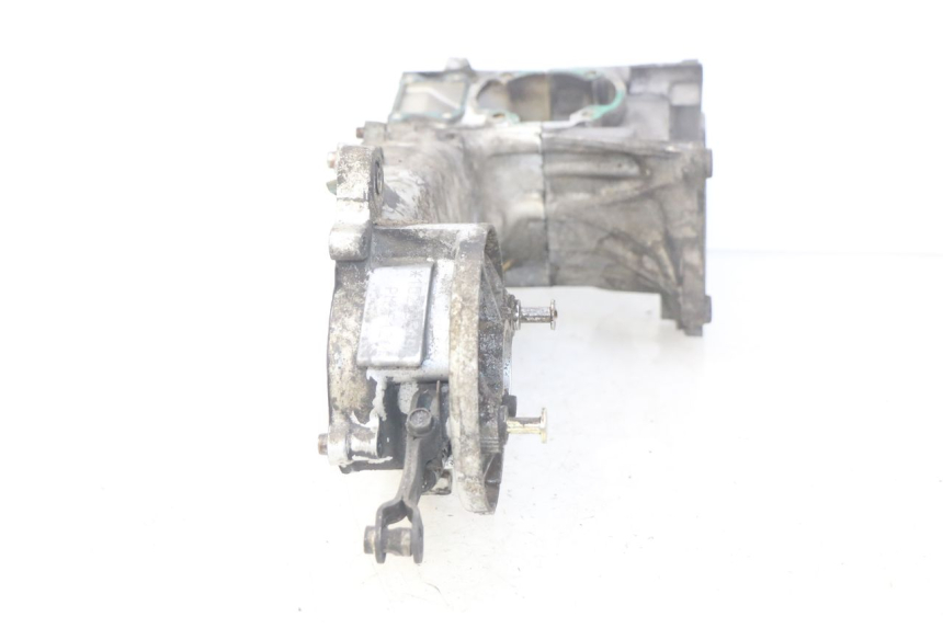 photo de ONDERKANT MOTORBLOK PEUGEOT SV 125 (1991 - 1994) - Bevestigingspunten