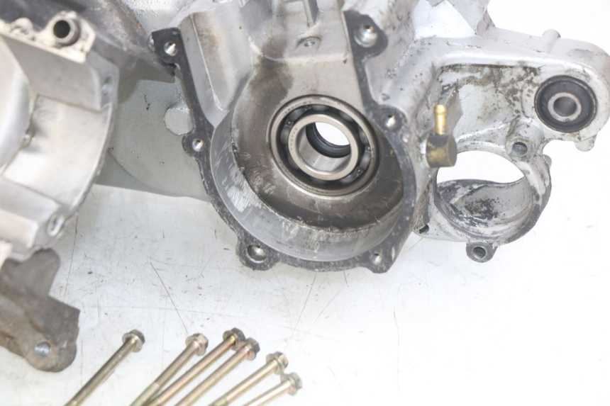 photo de ONDERKANT MOTORBLOK PEUGEOT SV 125 (1991 - 1994) - Kenmerkende details