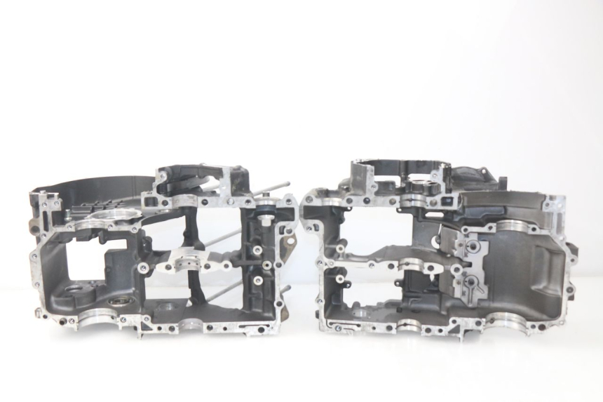 photo de ONDERKANT MOTORBLOK YAMAHA TDM ABS 900 (2002 - 2014) - Andere kijkhoek