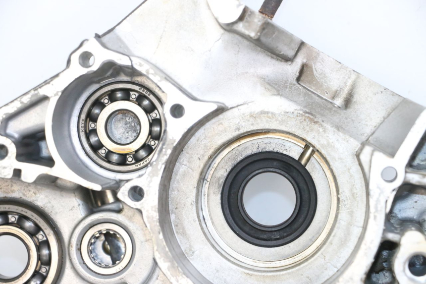 photo de ONDERKANT MOTORBLOK YAMAHA TDR DELTABOX 125 (1997 - 2003) - Zoom op componenten