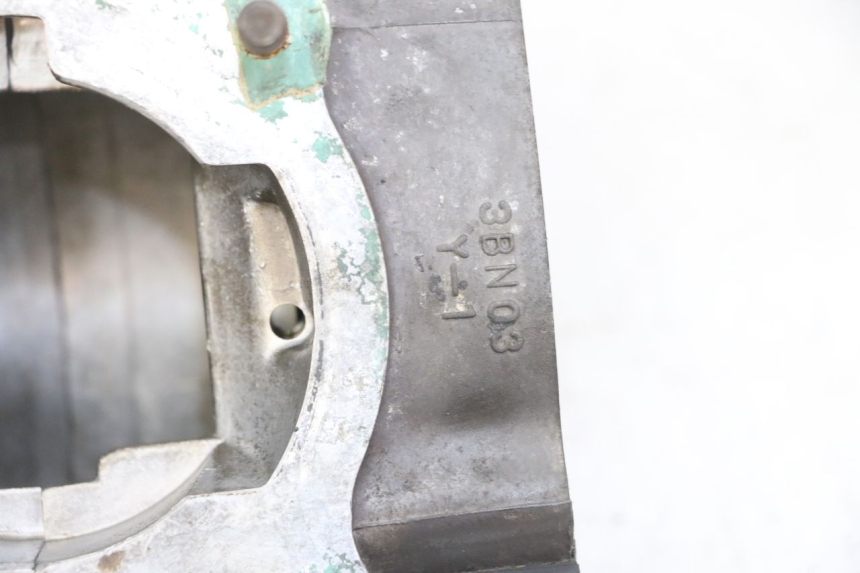 photo de ONDERKANT MOTORBLOK YAMAHA TDR DELTABOX 125 (1997 - 2003) - Andere kijkhoek