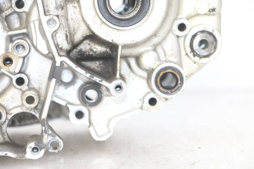 photo de ONDERKANT MOTORBLOK YAMAHA TDR DELTABOX 125 (1997 - 2003) - Zoom op componenten