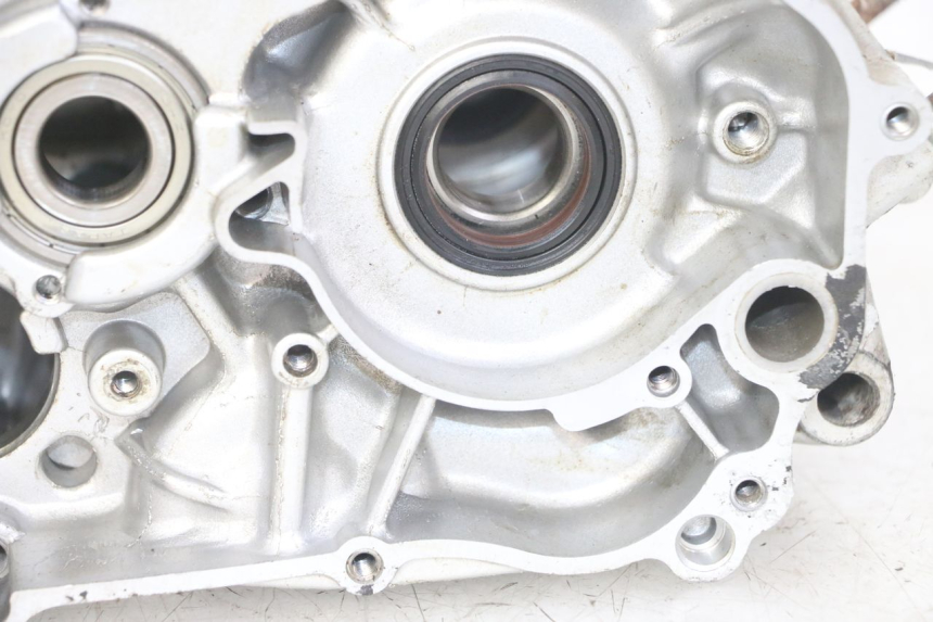 photo de ONDERKANT MOTORBLOK YAMAHA TDR DELTABOX 125 (1997 - 2003) - Focus op structuur