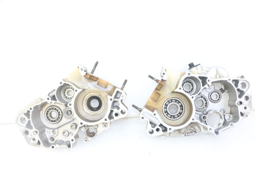 photo de ONDERKANT MOTORBLOK YAMAHA TDR DELTABOX 125 (1997 - 2003) - Zoom op gebruiksstaat