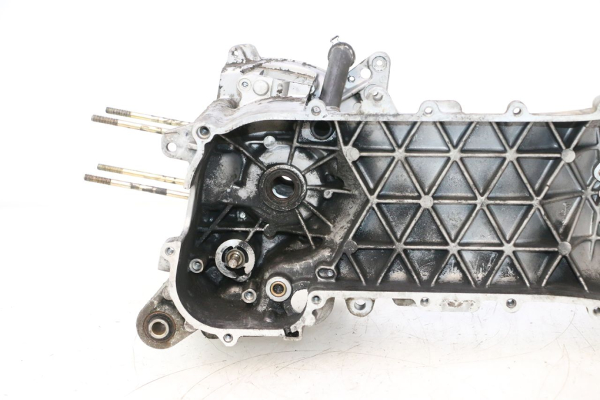 photo de ONDERSTE MOTORKAST PIAGGIO TYPHOON 50 (2000 - 2009) - Bevestigingspunten