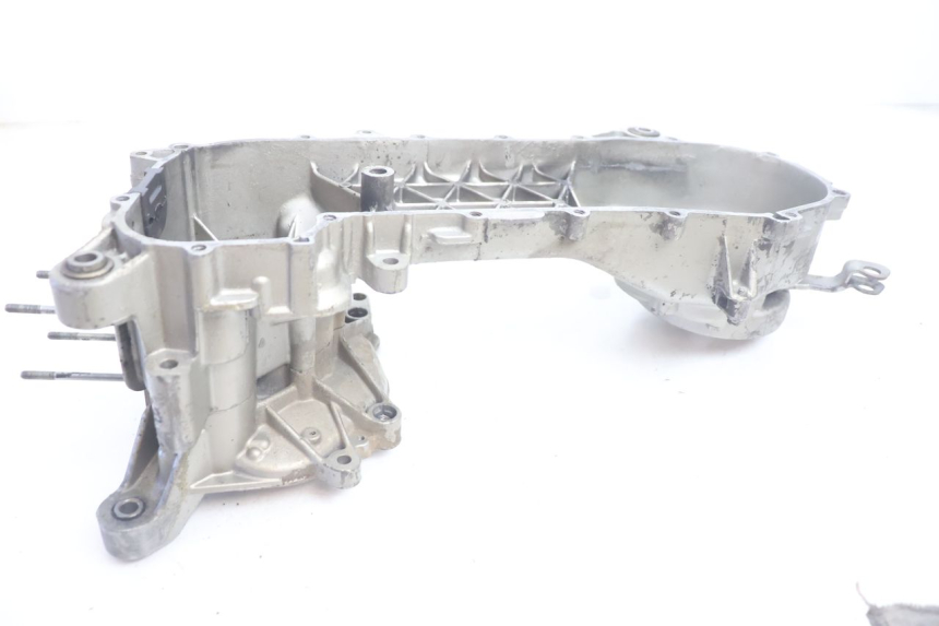 photo de ONDERKANT MOTORBLOK PIAGGIO TYPHOON 50 (1993 - 1999) - Focus op structuur