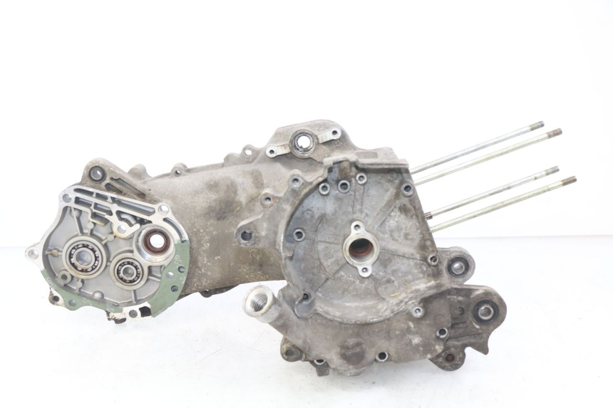 photo de ONDERKANT MOTORBLOK PEUGEOT V-CLIC VCLIC 50 (2007 - 2013) - Focus op structuur