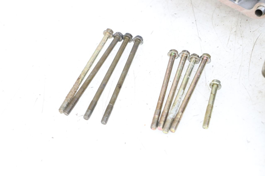 photo de ONDERKANT MOTORBLOK PEUGEOT V-CLIC VCLIC 50 (2007 - 2013) - Focus op structuur