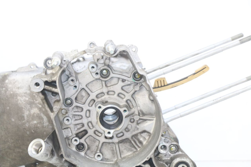 photo de ONDERKANT MOTORBLOK PIAGGIO VESPA GTS IGET ABS 125 (2017 - 2023) - Zoom op componenten