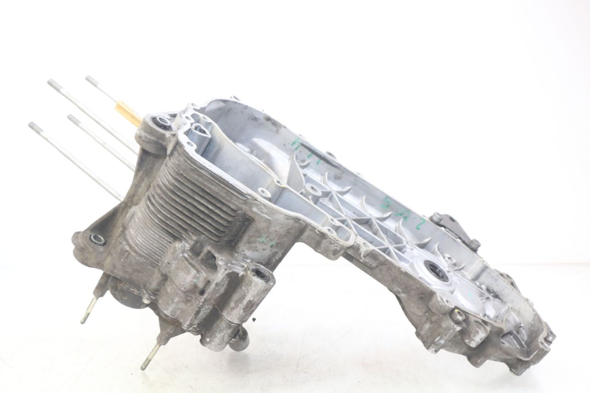 photo de ONDERKANT MOTORBLOK PIAGGIO VESPA GTS IGET ABS 125 (2017 - 2023) - Zoom op gebruiksstaat