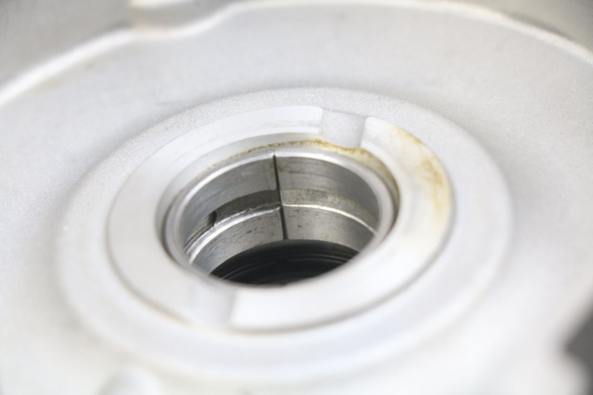 photo de ONDERKANT MOTORBLOK PIAGGIO VESPA GTS IGET ABS 125 (2017 - 2023) - Hoofdaanzicht