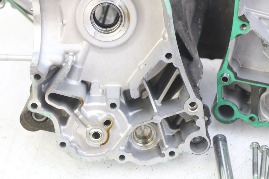 photo de ONDERKANT MOTORBLOK PIAGGIO VESPA GTS IGET ABS 125 (2017 - 2023) - Andere kijkhoek