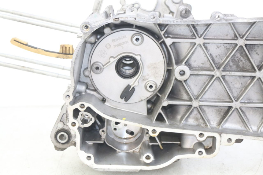 photo de ONDERKANT MOTORBLOK PIAGGIO VESPA GTS IGET ABS 125 (2017 - 2023) - Staat van het oppervlak