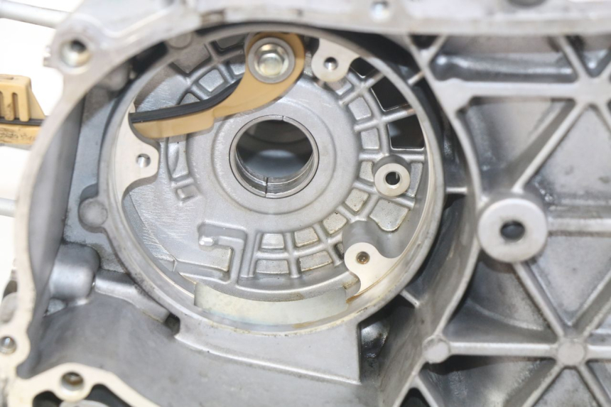 photo de ONDERKANT MOTORBLOK PIAGGIO VESPA GTS IGET ABS 125 (2017 - 2023) - Gecontroleerd onderdeel