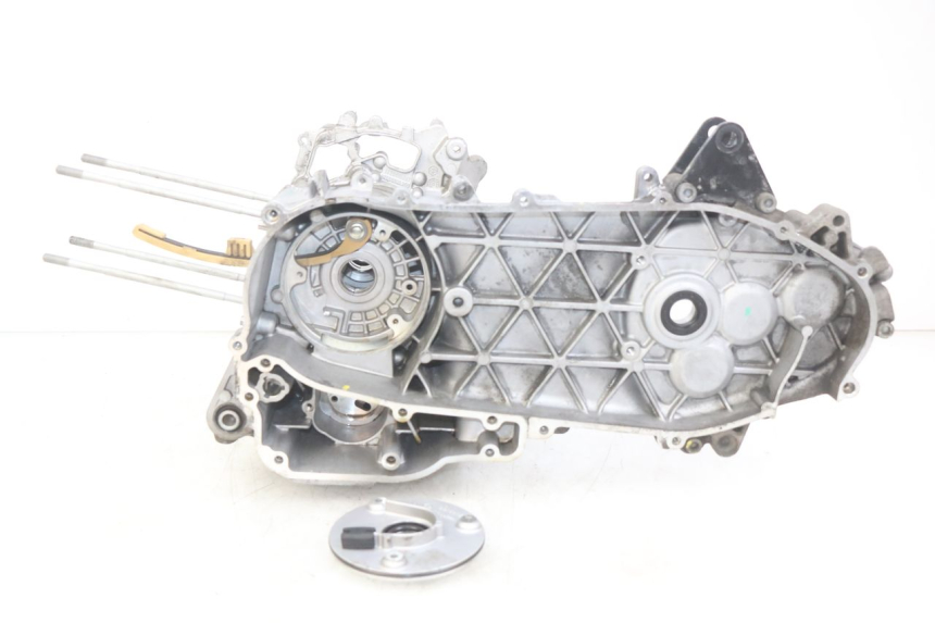 photo de ONDERKANT MOTORBLOK PIAGGIO VESPA GTS IGET ABS 125 (2017 - 2023) - Markeringen en referenties