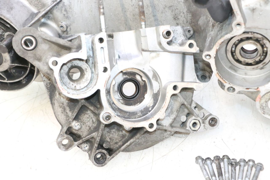 photo de ONDERSTE MOTORKAST PIAGGIO VESPA PRIMAVERA 2T 50 (2013 - 2018) - Detail van het onderdeel