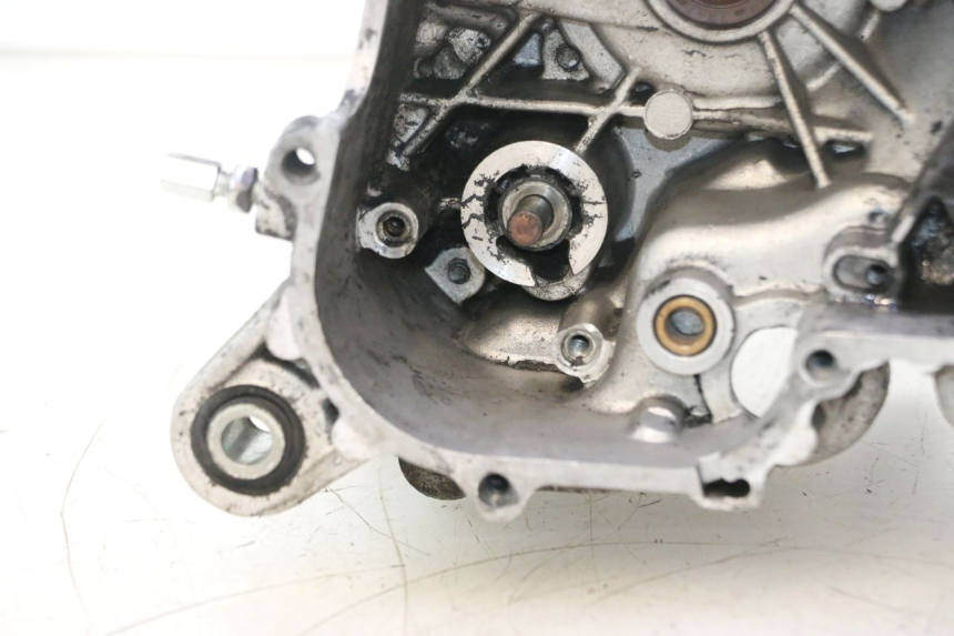 photo de ONDERSTE MOTORKAST PIAGGIO VESPA PRIMAVERA 2T 50 (2013 - 2018) - Markeringen en referenties