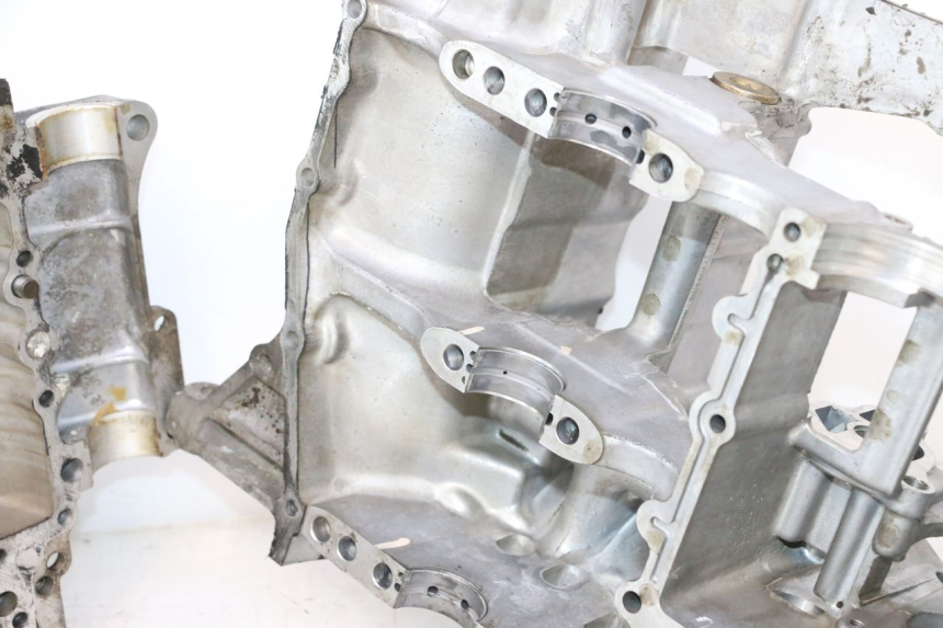 photo de ONDERSTE MOTORKAST HONDA VFR FI RC46 800 (1998 - 2001) - Kenmerkende details