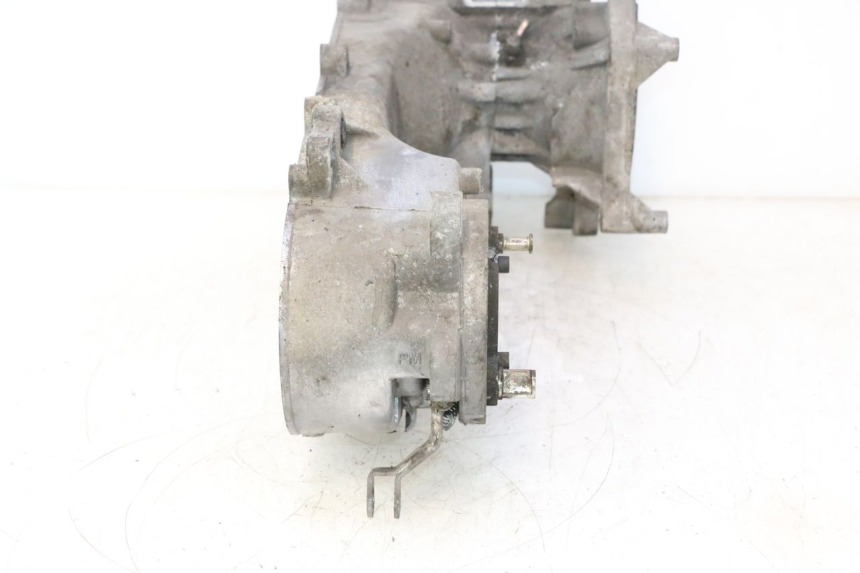 photo de ONDERKANT MOTORBLOK PEUGEOT VIVACITY NEW 2T 50 (2008 - 2017) - Kenmerkende details