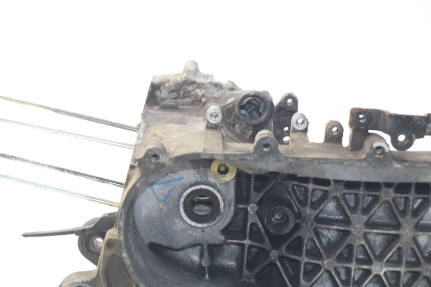 photo de ONDERKANT MOTORBLOK PEUGEOT VIVACITY NEW 4T 50 (2008 - 2017) - Gecontroleerd onderdeel