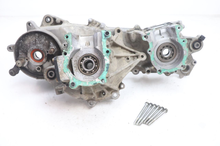 photo de ONDERKANT MOTORBLOK PEUGEOT VIVACITY 50 (2004 - 2009) - Zoom op componenten