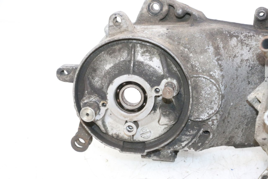 photo de ONDERKANT MOTORBLOK PEUGEOT VIVACITY 50 (1998 - 2003) - Focus op structuur