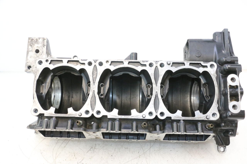 photo de ONDERSTE MOTORKAST YAMAHA WAVE RUNNER GP R 1200 (2000 - 2003) - Hoofdaanzicht